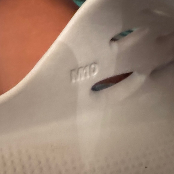 Reebok White Slide Sandals - Picture 7 of 8